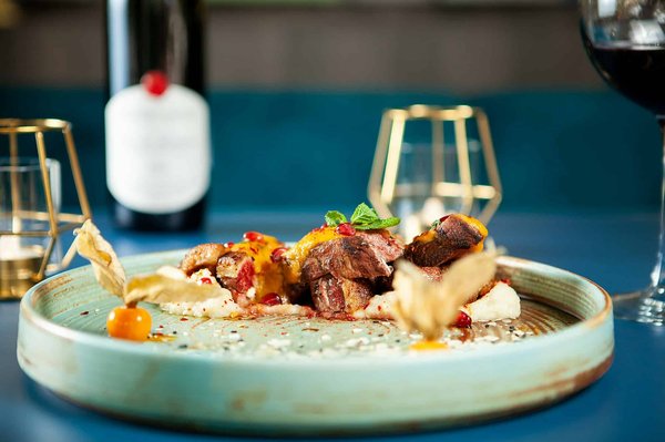 Comment découvrir les traditions culinaires de la région basque en Espagne ?